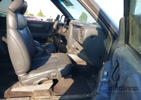 2000 Chevrolet Blazer Ls z USA, uszkodzony, nr VIN 1GNCT18W9YK250959